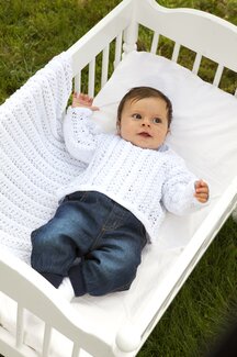 Beskrivning Spetsstickad babytröja, mössa och filt