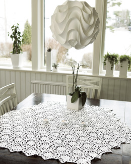 Beskrivning Duk med cirklar av blommor