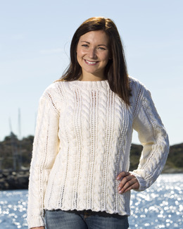 Beskrivning Damtröja med flätor