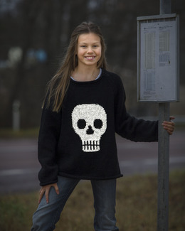 Beskrivning Tröja med döskalle