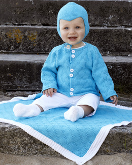 Beskrivning Babyset, kofta, filt, hjälm och tossor