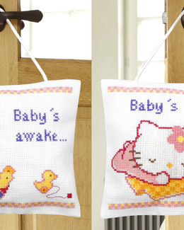 Broderipakke Dørpute Hello Kitty Strikking, pynt, garn og strikkeoppskrifter