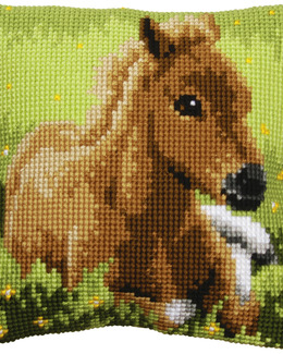 Broderikit Kudde Föl i hagen