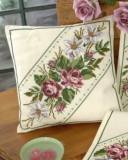 Broderikit Kudde Rosor och liljor