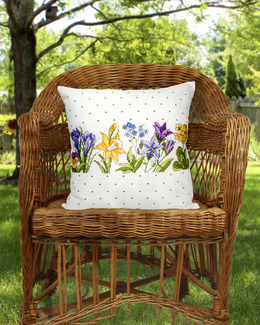 Broderikit Kudde Vårens blommor