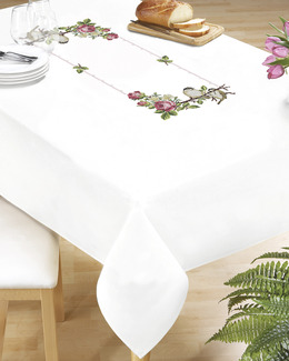 Broderikit Middagsduk Sparvar