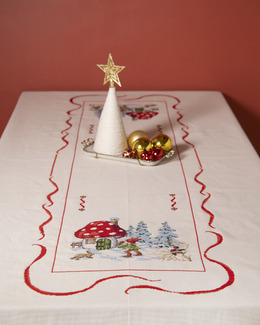 Broderikit Middagsduk Svamphuset