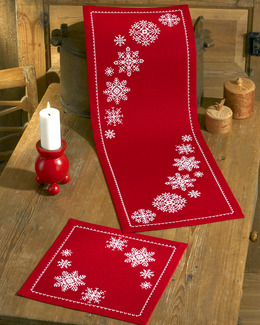 Broderikit Löpare Snöflingor