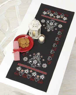 Broderikit Löpare Julmotiv på svart