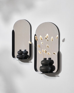 Spegel oval med metallhylla