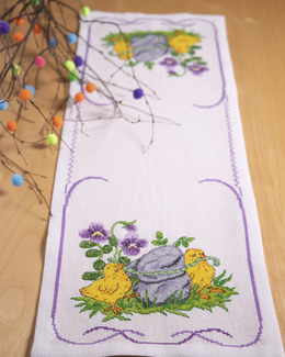 Broderikit Löpare Påskkycklingar